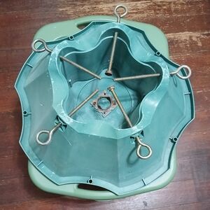 Green Christmas Tree Stand